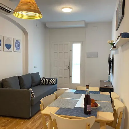 Апартаменты Sant Lluis Center, 2 Min Walk From The Sea Льорет-де-Мар