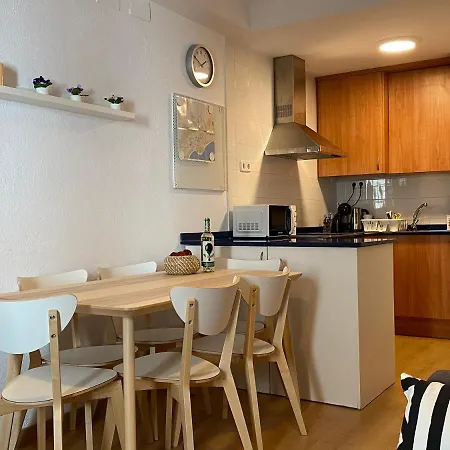Sant Lluis Center, 2 Min Walk From The Sea 료렛 드 마르
