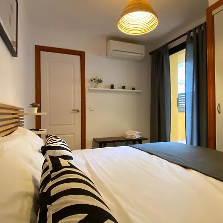 Sant Lluis Center, 2 Min Walk From The Sea Апартаменты *
