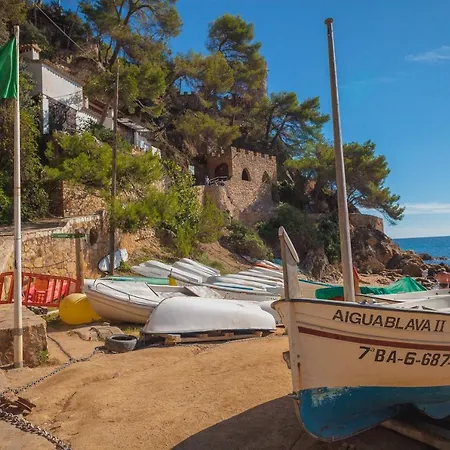Апартаменты Sant Lluis Center, 2 Min Walk From The Sea